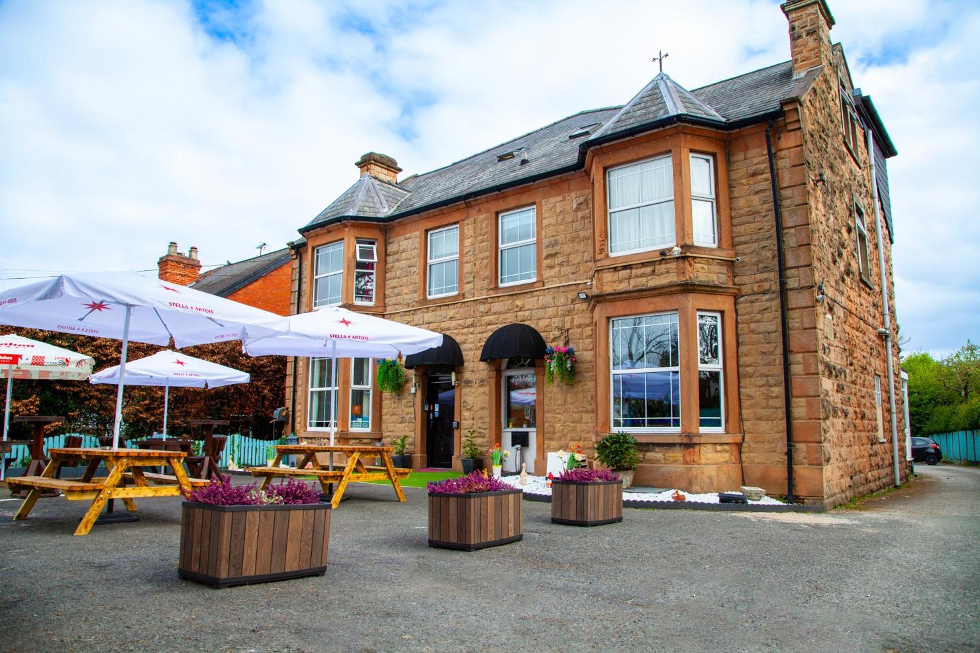 Pine Lodge Hotel & Restaurant Mansfield Exterior photo
